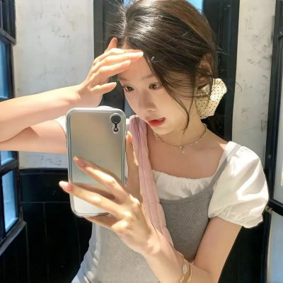 这个警察不太冷